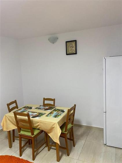 Apartament cu 3 camere decomandat, mobilat în Cotroceni