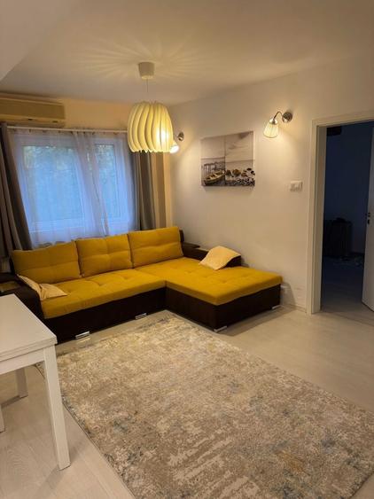 Apartament cu 3 camere decomandat, mobilat în Sălaj