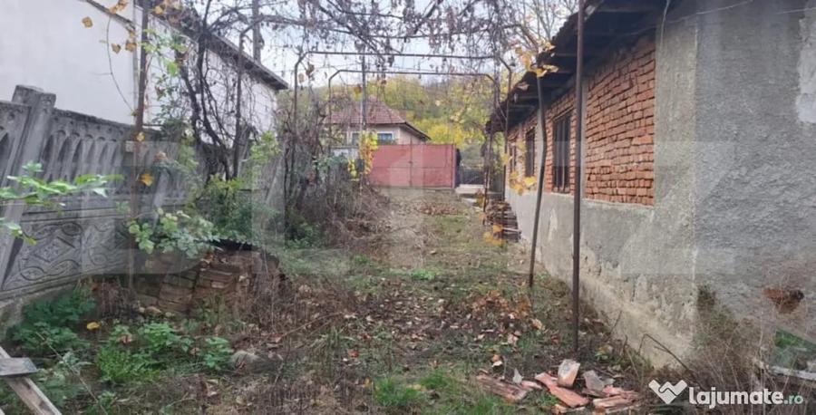 Casă cu 3 camere cu Teren 1300 Mp în Bărbătești
