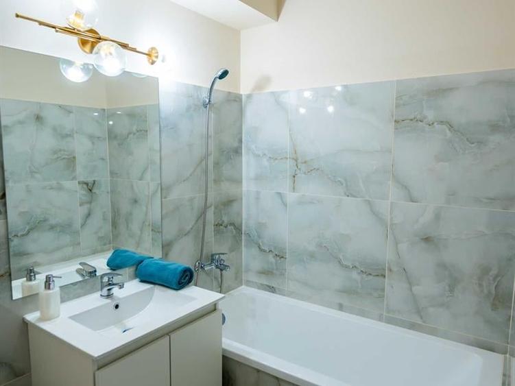 Apartament cu 2 camere decomandat în Central