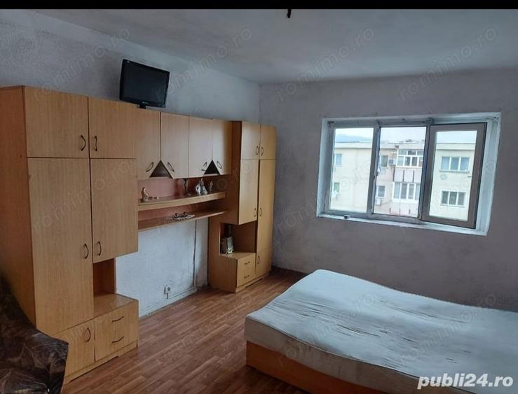 Apartament cu 2 camere decomandat în Rovinari