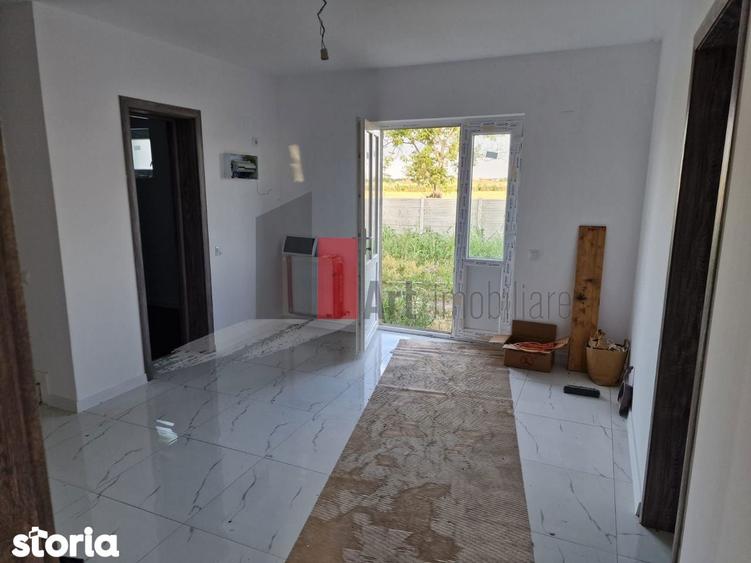 Casă cu 5 camere cu Canalizare în Central
