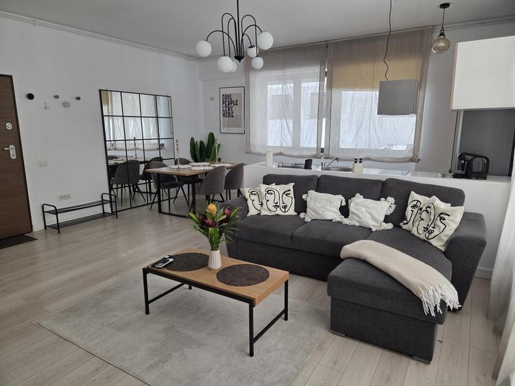 Apartament cu 2 camere semidecomandat, mobilat în Victoriei