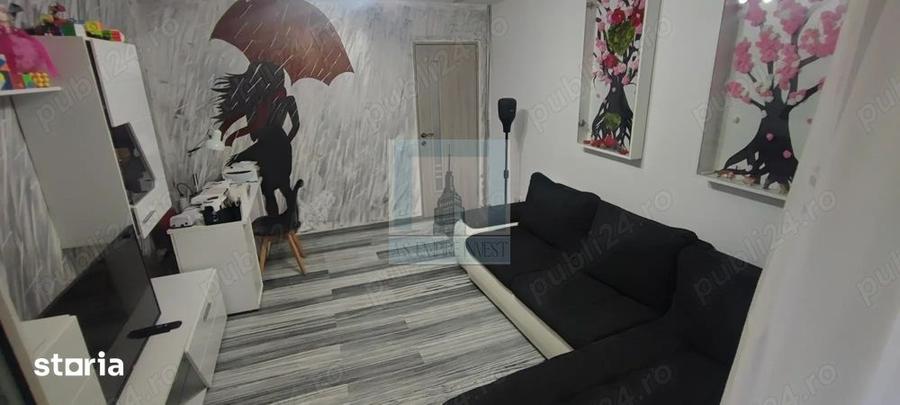 Apartament cu 3 camere decomandat în Est
