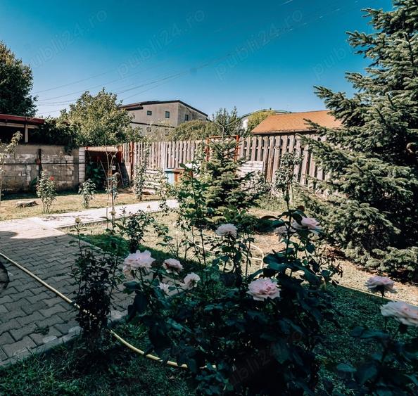 Casă cu 5 camere cu Teren 500 Mp în Sisești