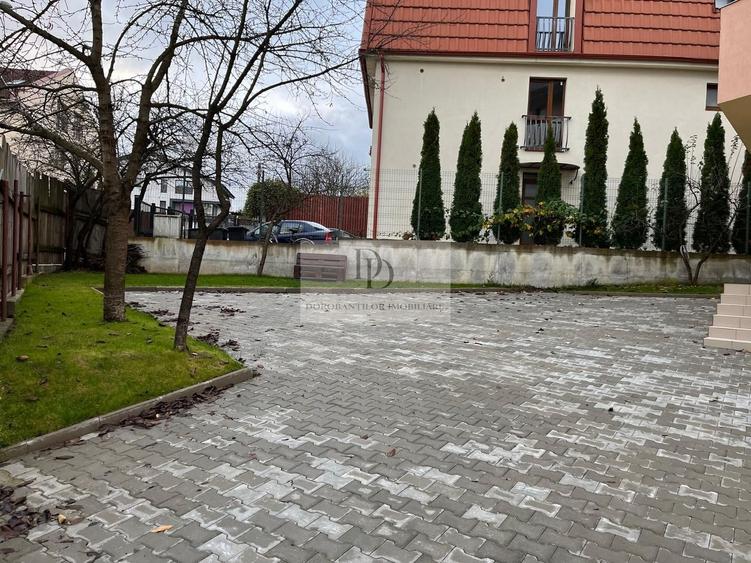 Apartament cu 3 camere semidecomandat, mobilat în Bună Ziua