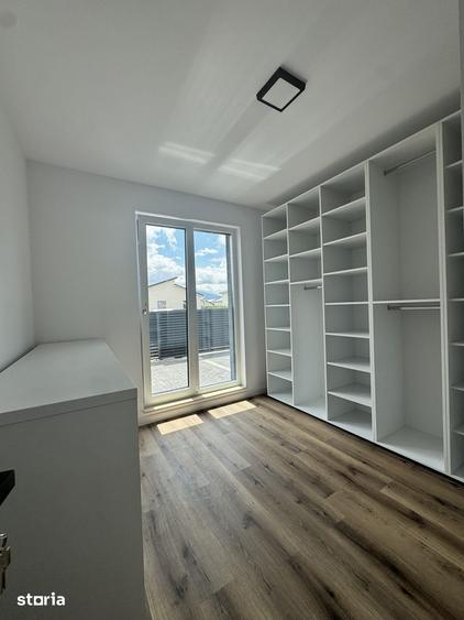 Casă cu 3 camere cu Teren 300 Mp în Sânpetru