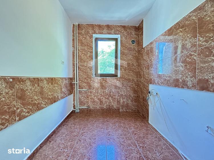 Apartament cu 3 camere semidecomandat în Tomis Nord