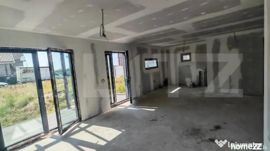 Casă cu 3 camere cu Teren 600 Mp în Central