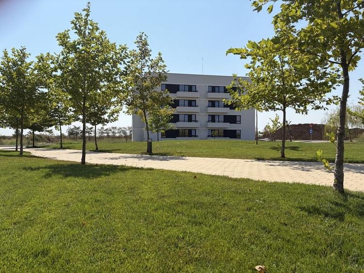 Apartament cu 2 camere decomandat în Exterior Vest