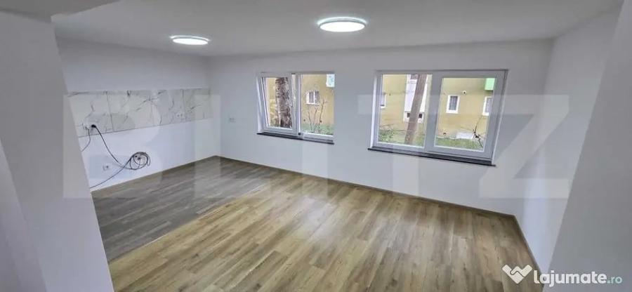 Apartament cu 4 camere decomandat în George Enescu