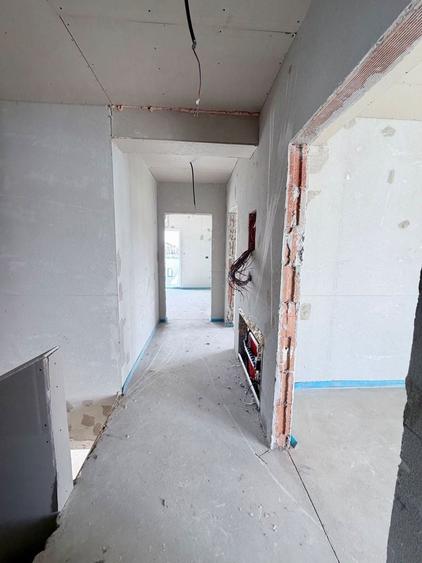 Duplex cu 4 camere cu Canalizare în Moșnița Nouă