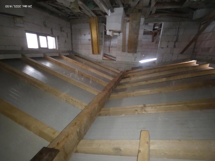 Casă cu 8 camere cu Teren 2800 Mp în Maciova