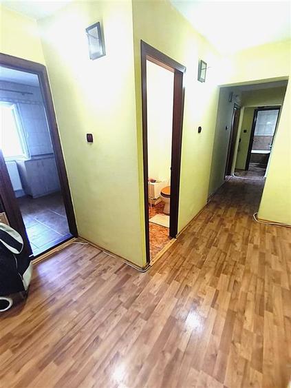 Apartament 3 camere conf 1 decomandat zona Centru - 9