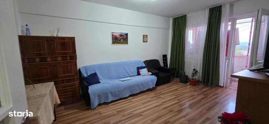 Apartament cu 3 camere decomandat în Orizont
