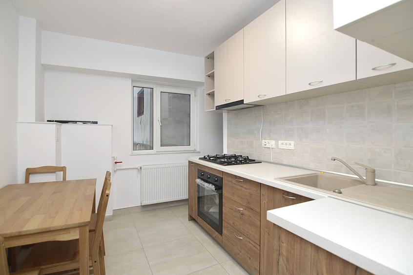 Apartament cu 3 camere decomandat, mobilat în Unirii