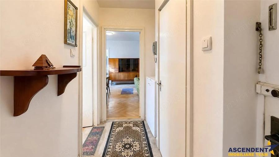 Apartament cu 2 camere nedecomandat în Libertății