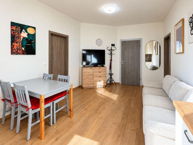 Apartament cu 2 camere semidecomandat, mobilat în Giroc