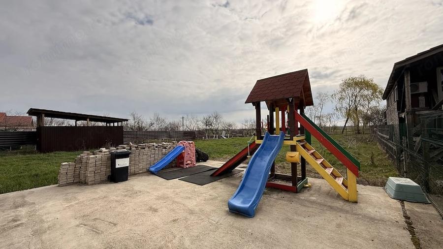 Casă cu 2 camere cu Teren 1836 Mp în Dudeștii Noi