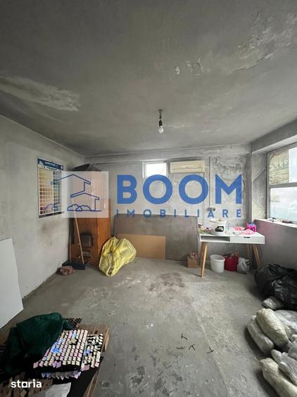 Casă cu 10 camere cu Teren 240 Mp în Central