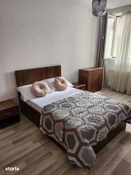 Apartament cu 3 camere decomandat în Colentina