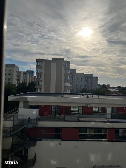 Apartament cu 3 camere decomandat în Tei