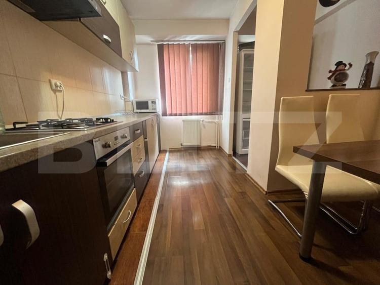 Apartament cu 3 camere decomandat, mobilat în Valenta