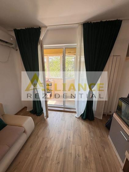 Apartament cu 2 camere decomandat, mobilat în Sud