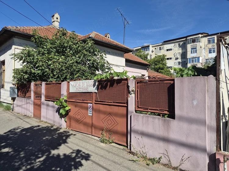 Casă cu 3 camere cu Teren 450 Mp în Exterior Vest