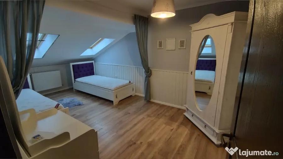Apartament cu 3 camere decomandat în Ștrand
