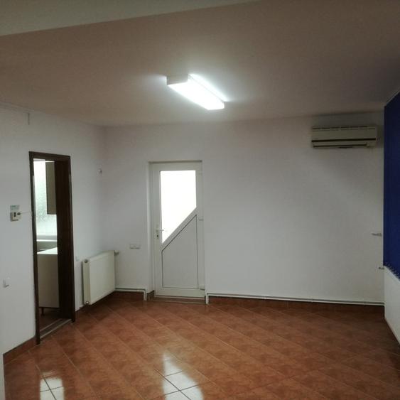 Casă individuală cu 6 camere cu Canalizare în Bună Ziua