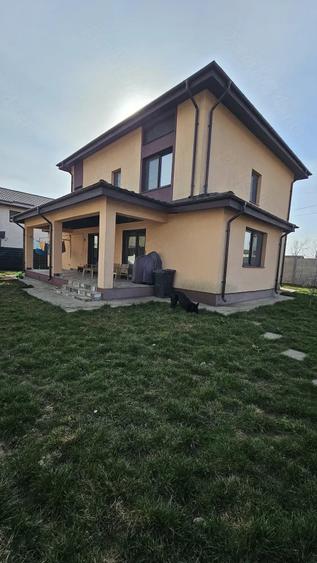 Casă cu 4 camere cu Teren 650 Mp în Ciorogârla