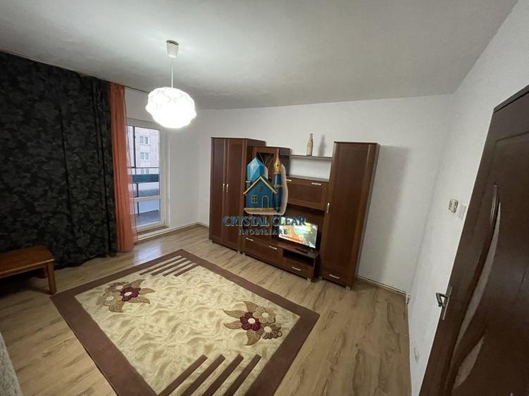 Garsonieră decomandată în Tudor