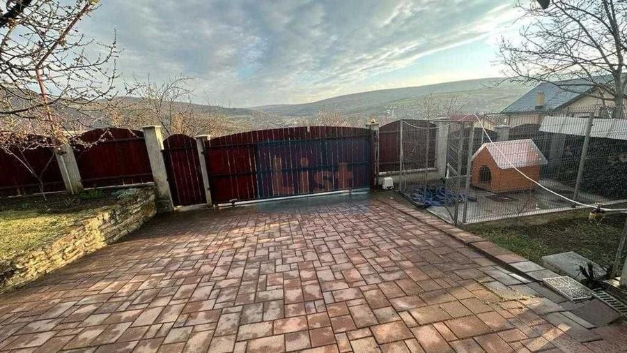 Casă cu 7 camere cu Canalizare în Chicerea