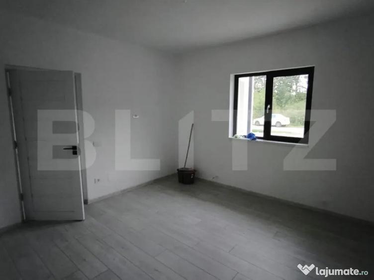 Casă cu 4 camere cu Teren 330 Mp în Central