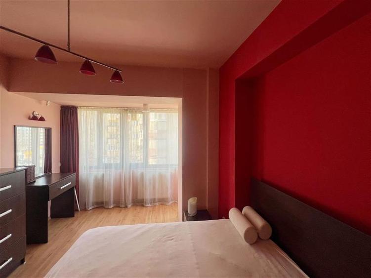 Apartament cu 3 camere decomandat, mobilat în Păcurari