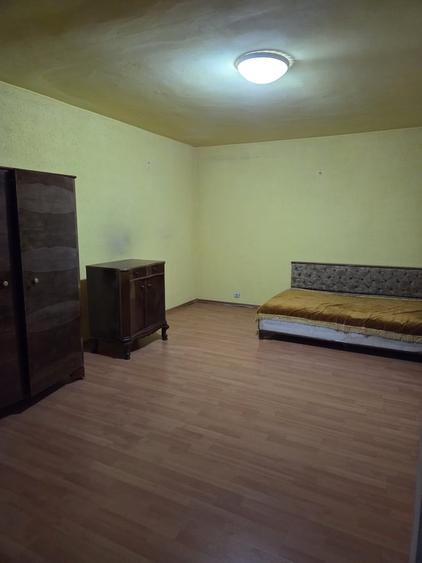 Garsonieră decomandată în Vitan