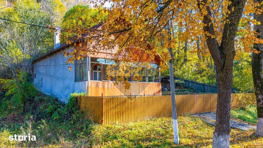 Casă cu 6 camere cu Teren 5178 Mp în Mănești