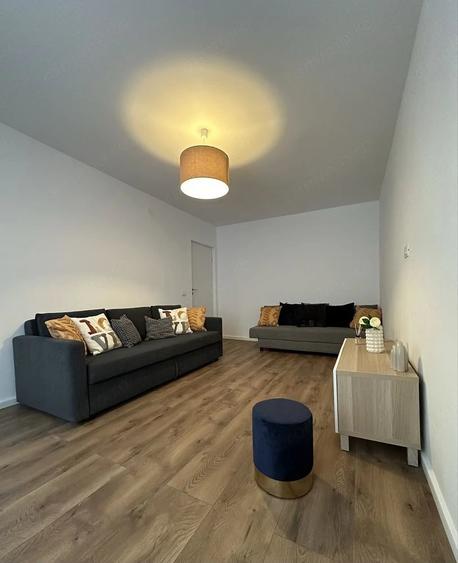 Apartament cu 3 camere decomandat în Muncii