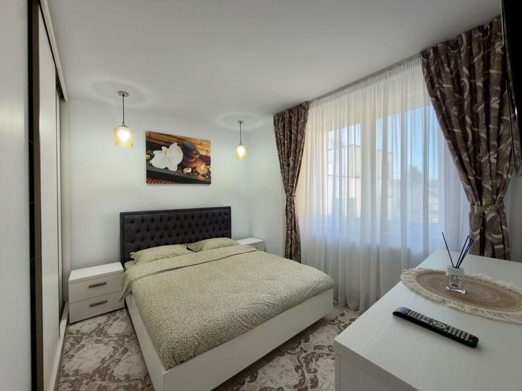 Apartament cu 3 camere semidecomandat, mobilat în Central