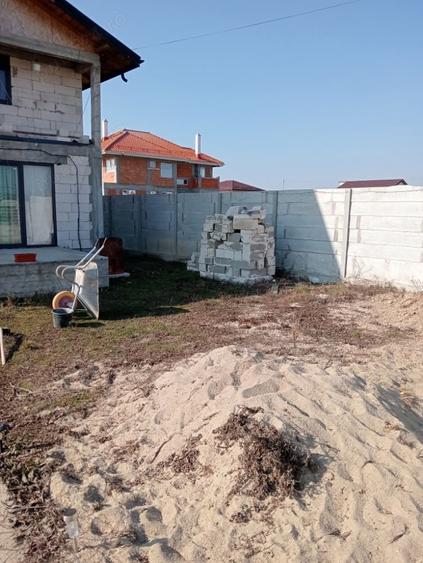 Casă cu 4 camere în Ciorogârla