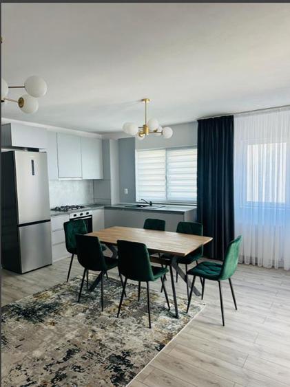 Apartament cu 3 camere decomandat, mobilat în Sânpetru