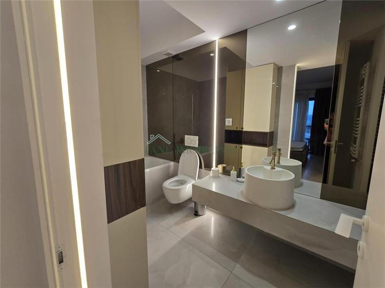 Apartament cu 3 camere decomandat, mobilat în Ultracentral