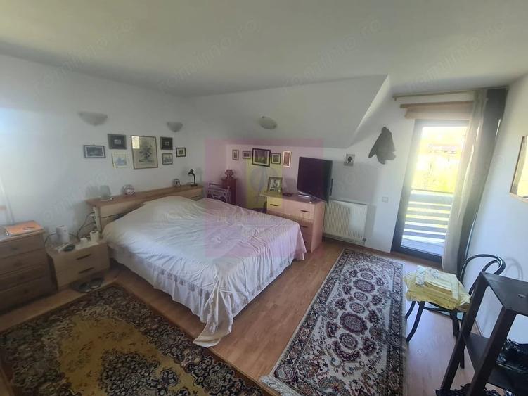Casă cu 5 camere cu Teren 2177 Mp în Ghioșești