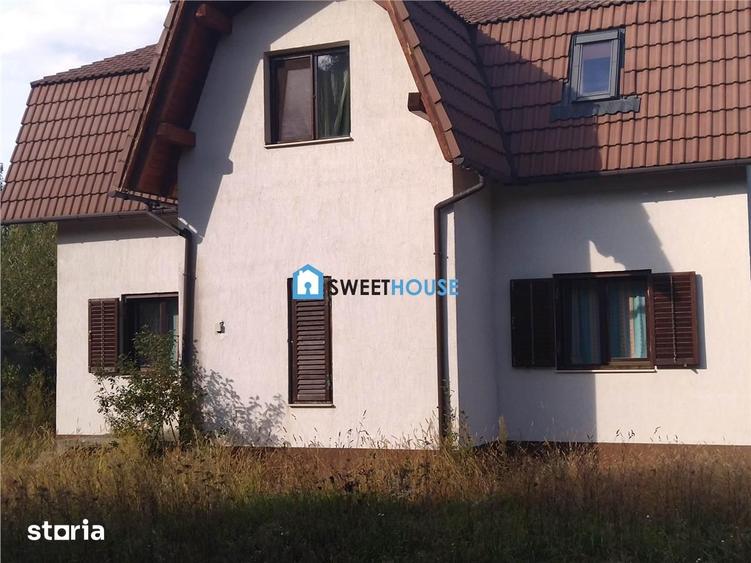 Casă cu 4 camere cu Teren 1200 Mp în Recea