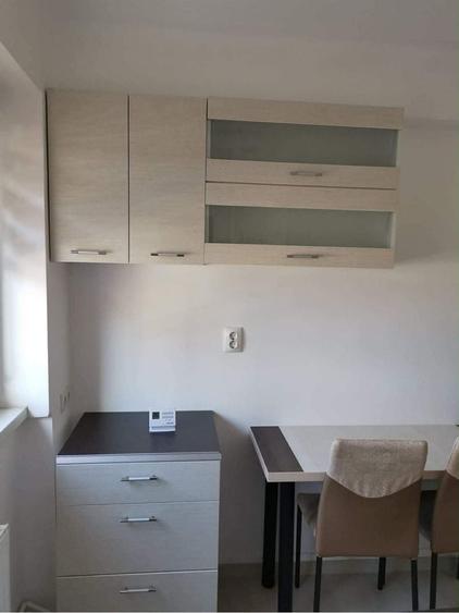 Apartament cu 2 camere semidecomandat în 7 Noiembrie
