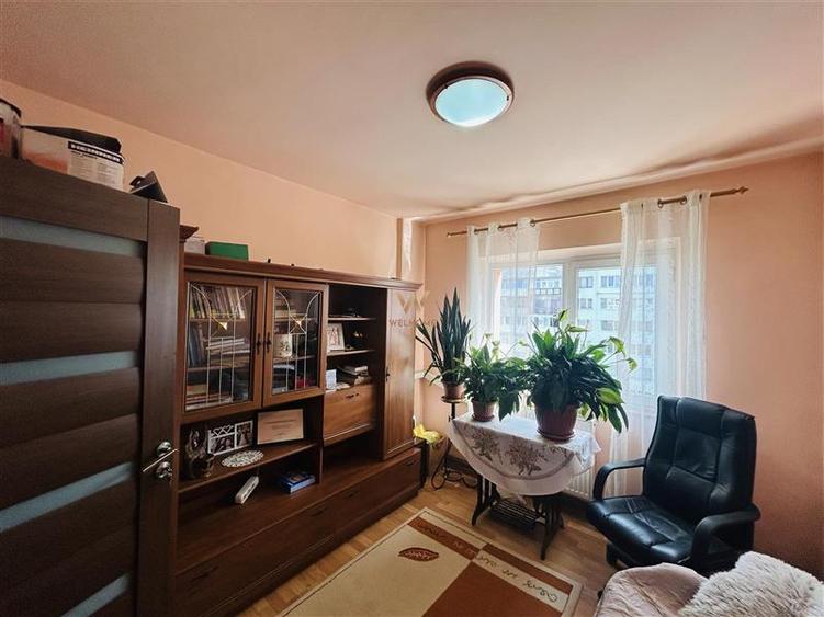 Apartament cu 4 camere decomandat în Mihai Viteazul