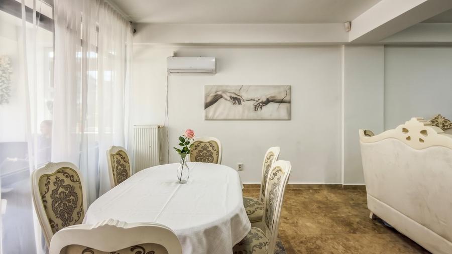 Casă individuală cu 5 camere cu Canalizare în Pantelimon