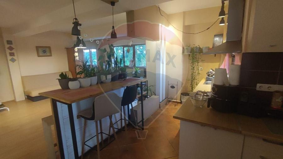 Apartament cu 2 camere decomandat, mobilat în Paleu