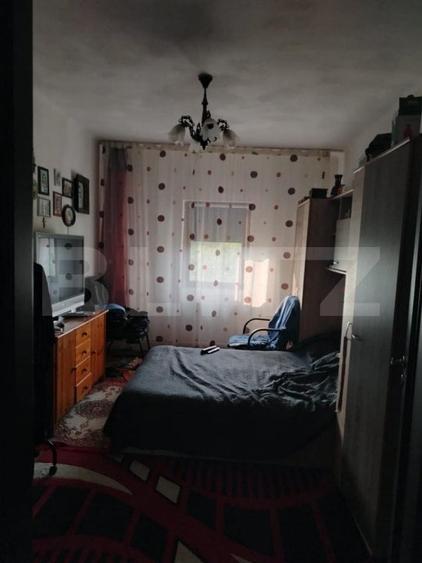 Casă individuală cu 6 camere cu Teren 3500 Mp în Florești